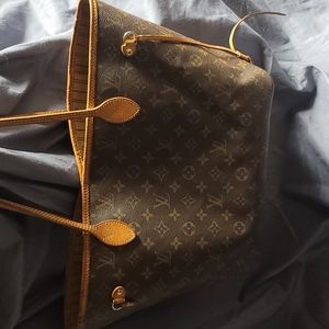 Louis Vuitton Neverfull tote